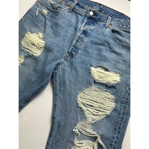 Levi’s 501 Size 38x30 Men’s Distressed Jeans Medium Wash Original Fit Straight - Picture 2 of 12